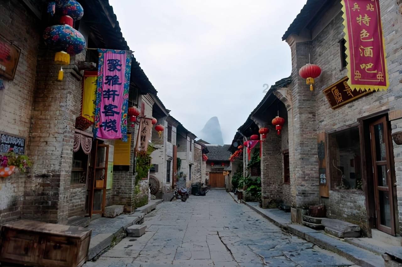 live in和live on的区别是什么？游戏画面